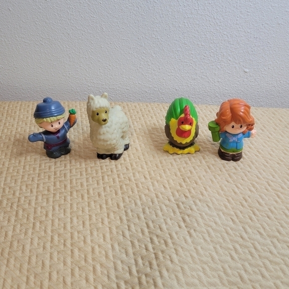 Fisher price little people set of 4 - Picture 1 of 3